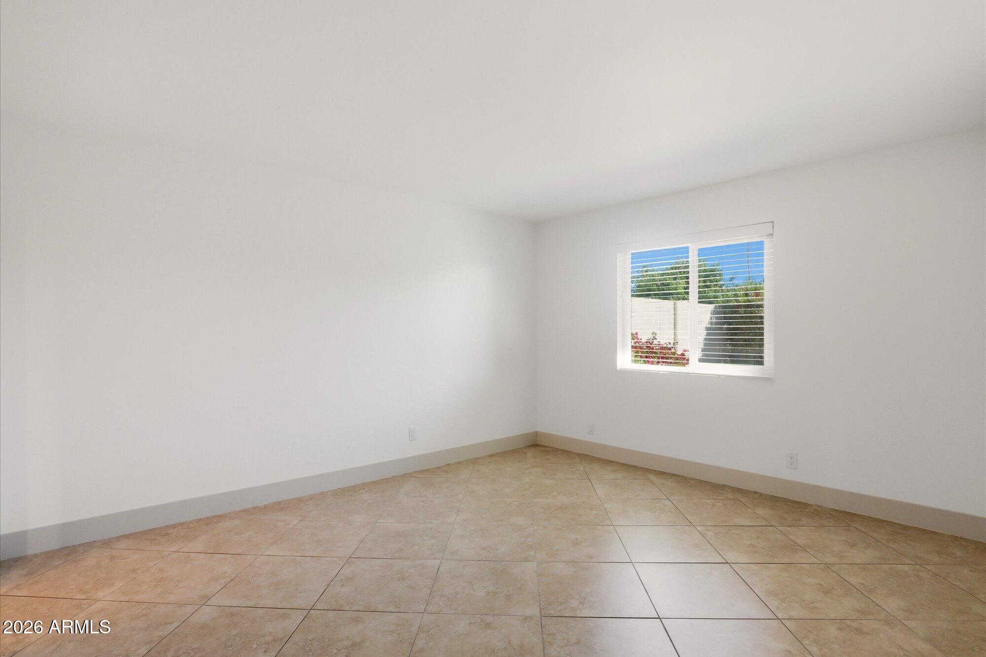 3131 W CLINTON Street