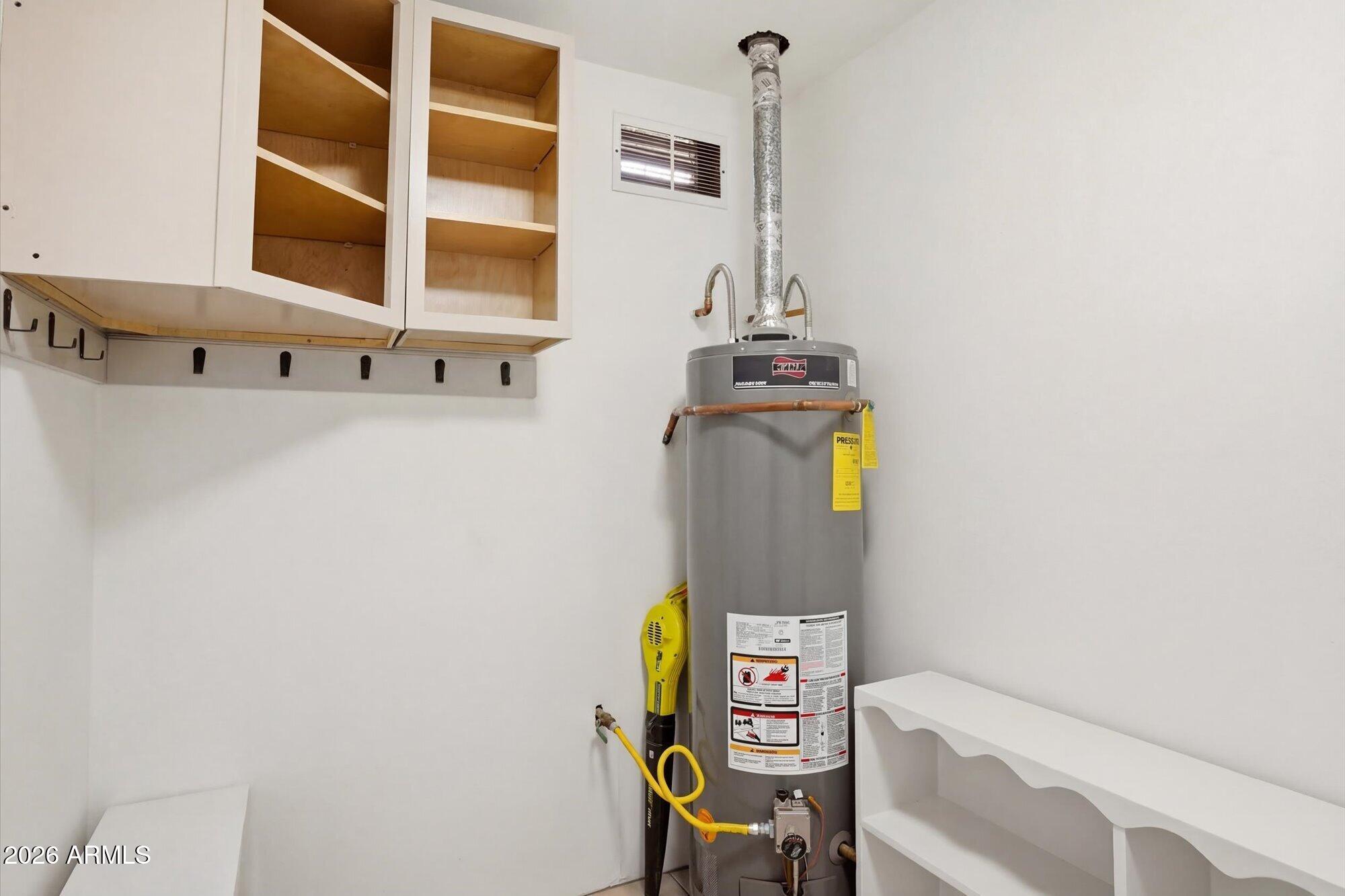 3131 W CLINTON Street