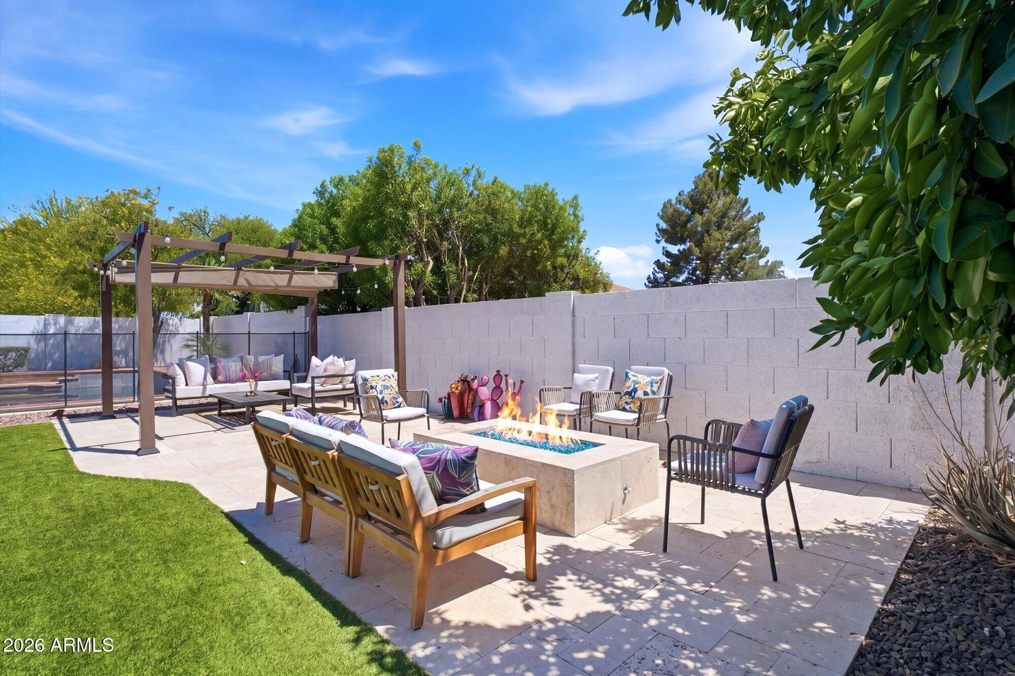 5221 E PARADISE Lane
