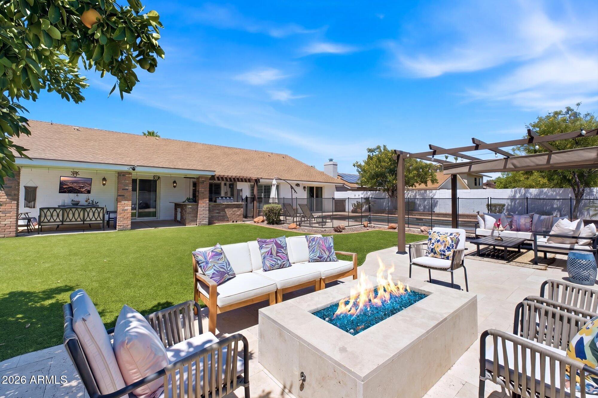 5221 E PARADISE Lane