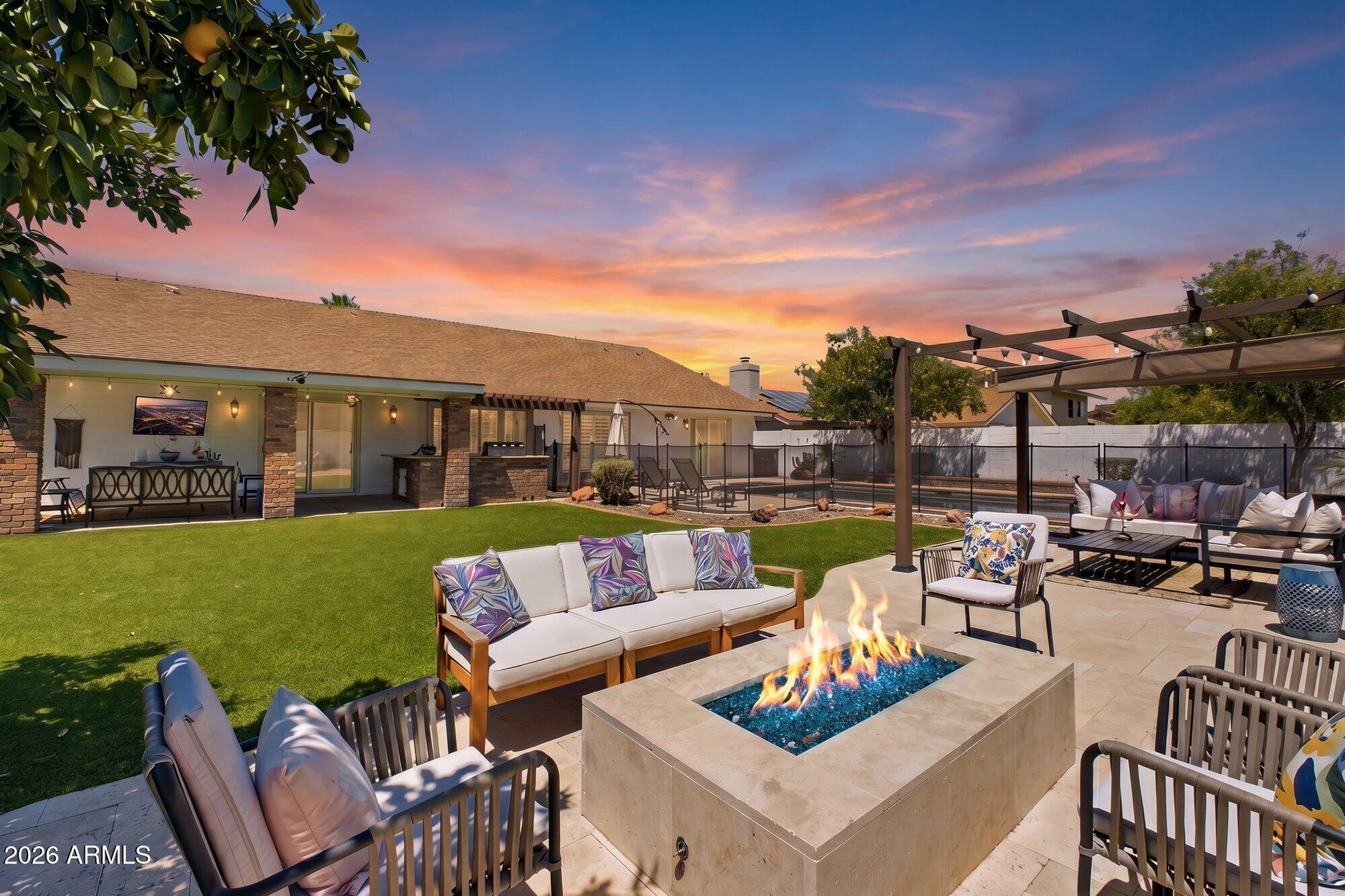 5221 E PARADISE Lane