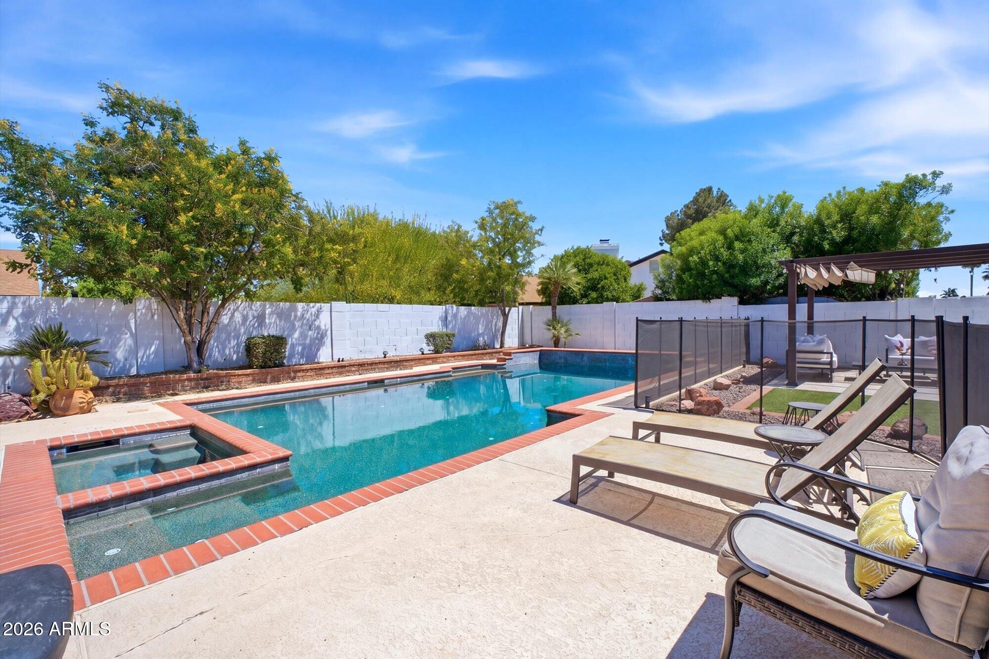 5221 E PARADISE Lane
