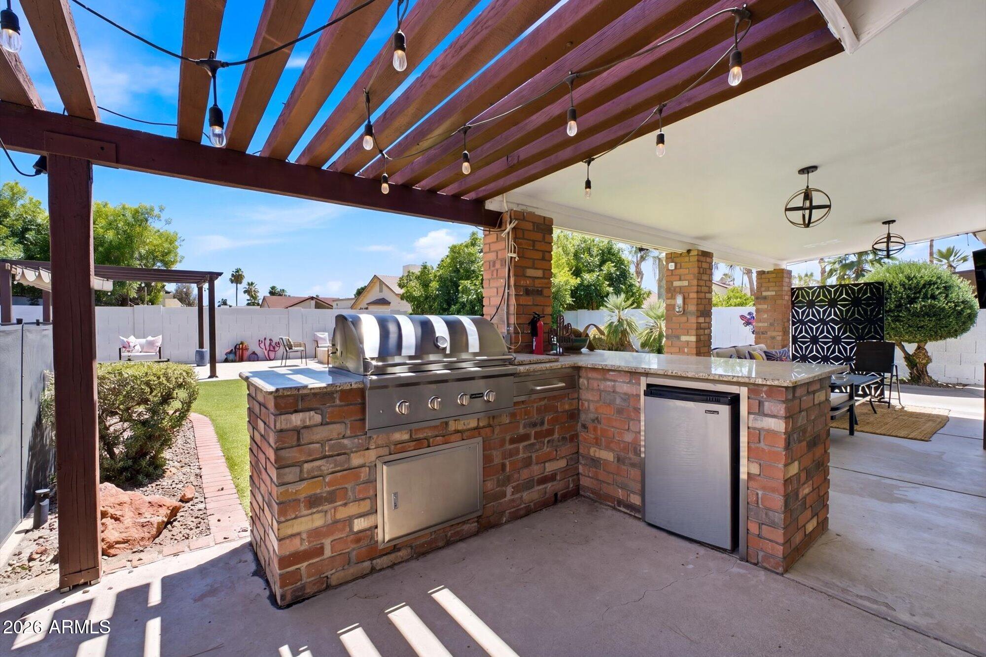 5221 E PARADISE Lane