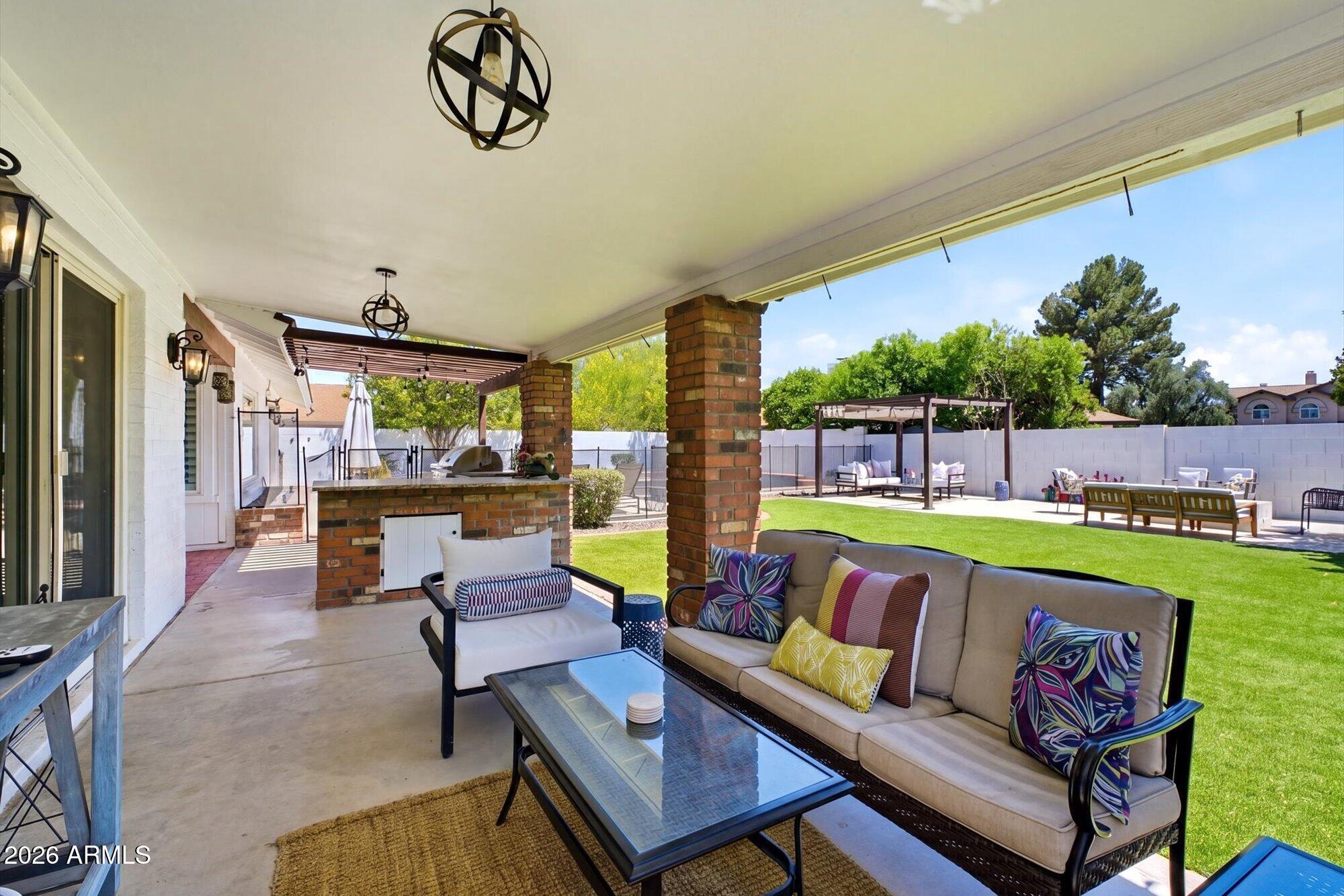 5221 E PARADISE Lane