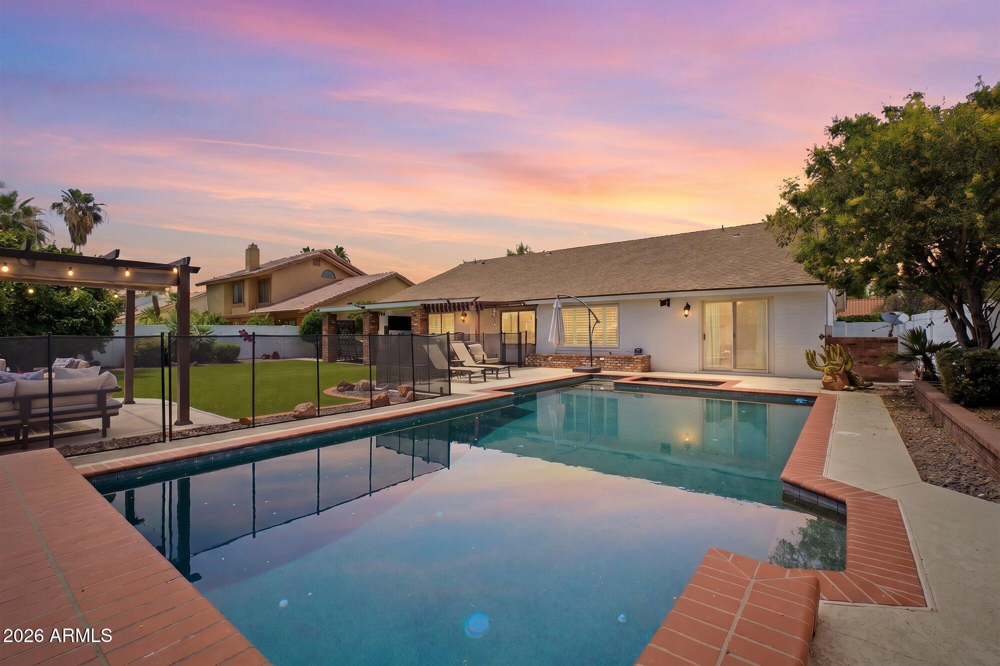 5221 E PARADISE Lane