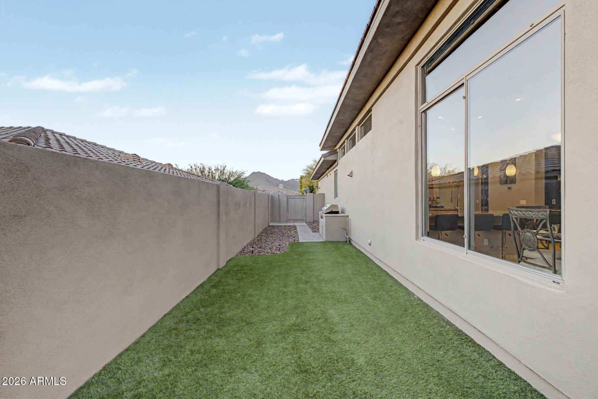 10975 E KORA Lane