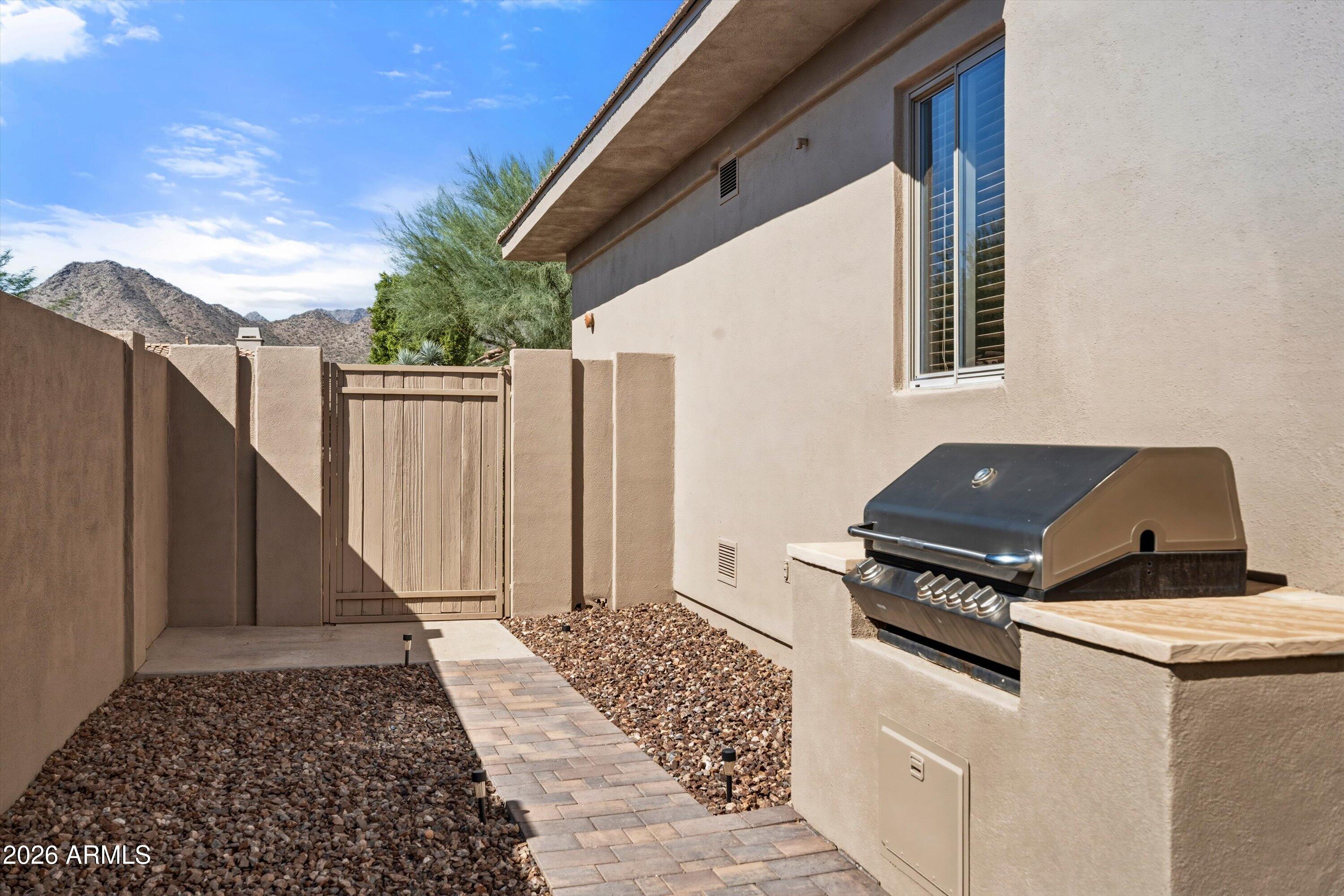 10975 E KORA Lane