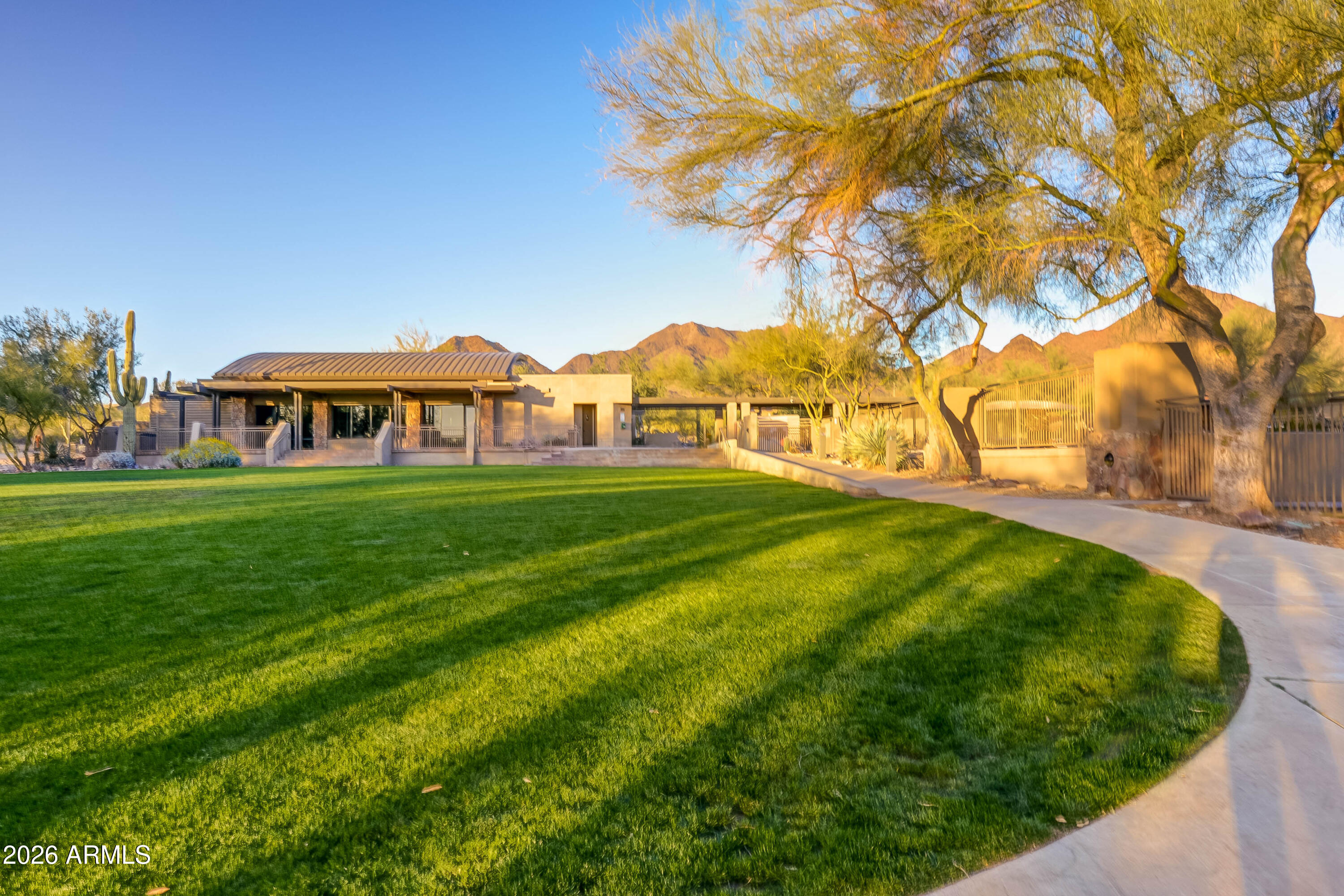 10975 E KORA Lane