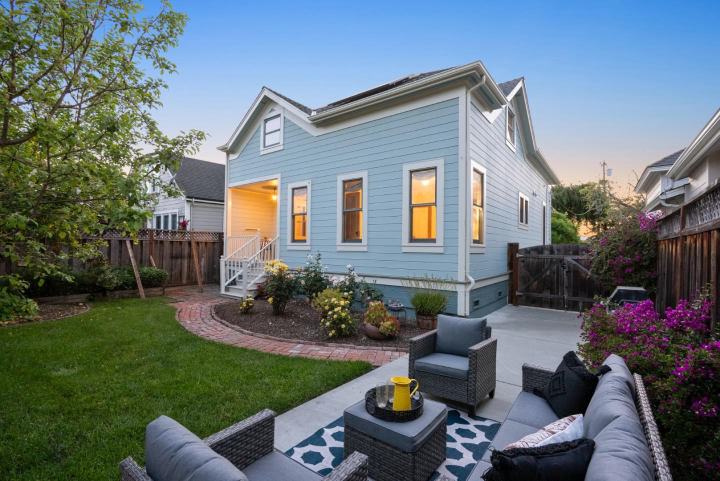 1262 Magnolia Avenue