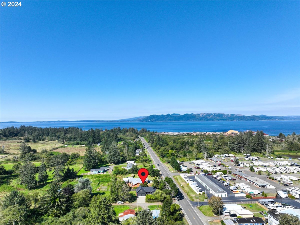 1109 NW WARRENTON DR