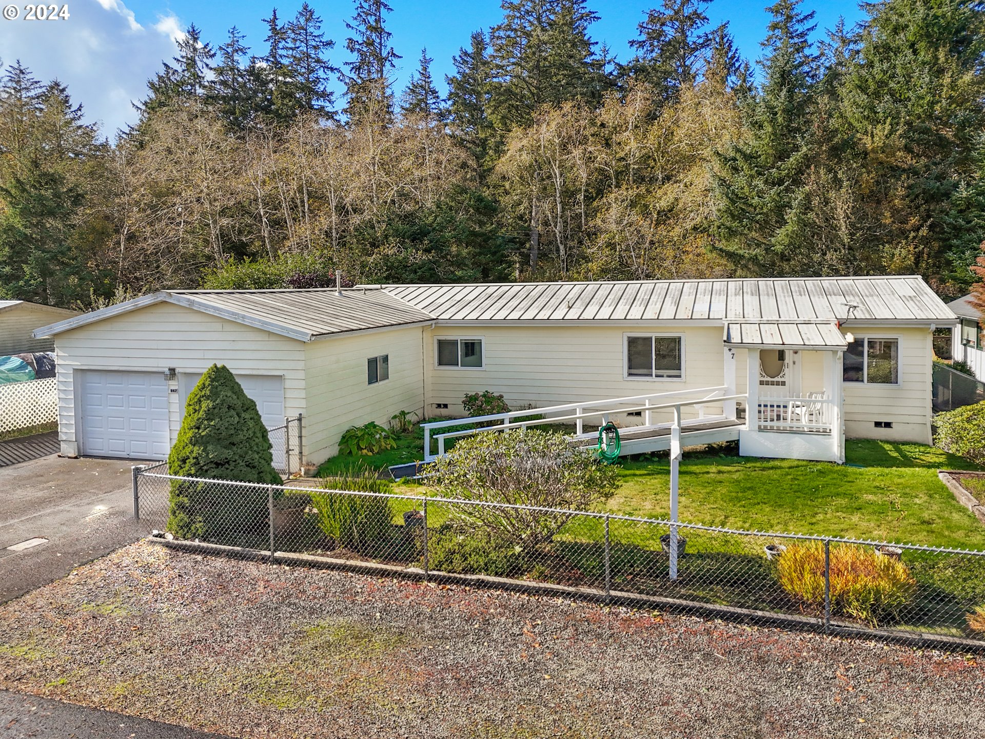 947 KING SALMON PL