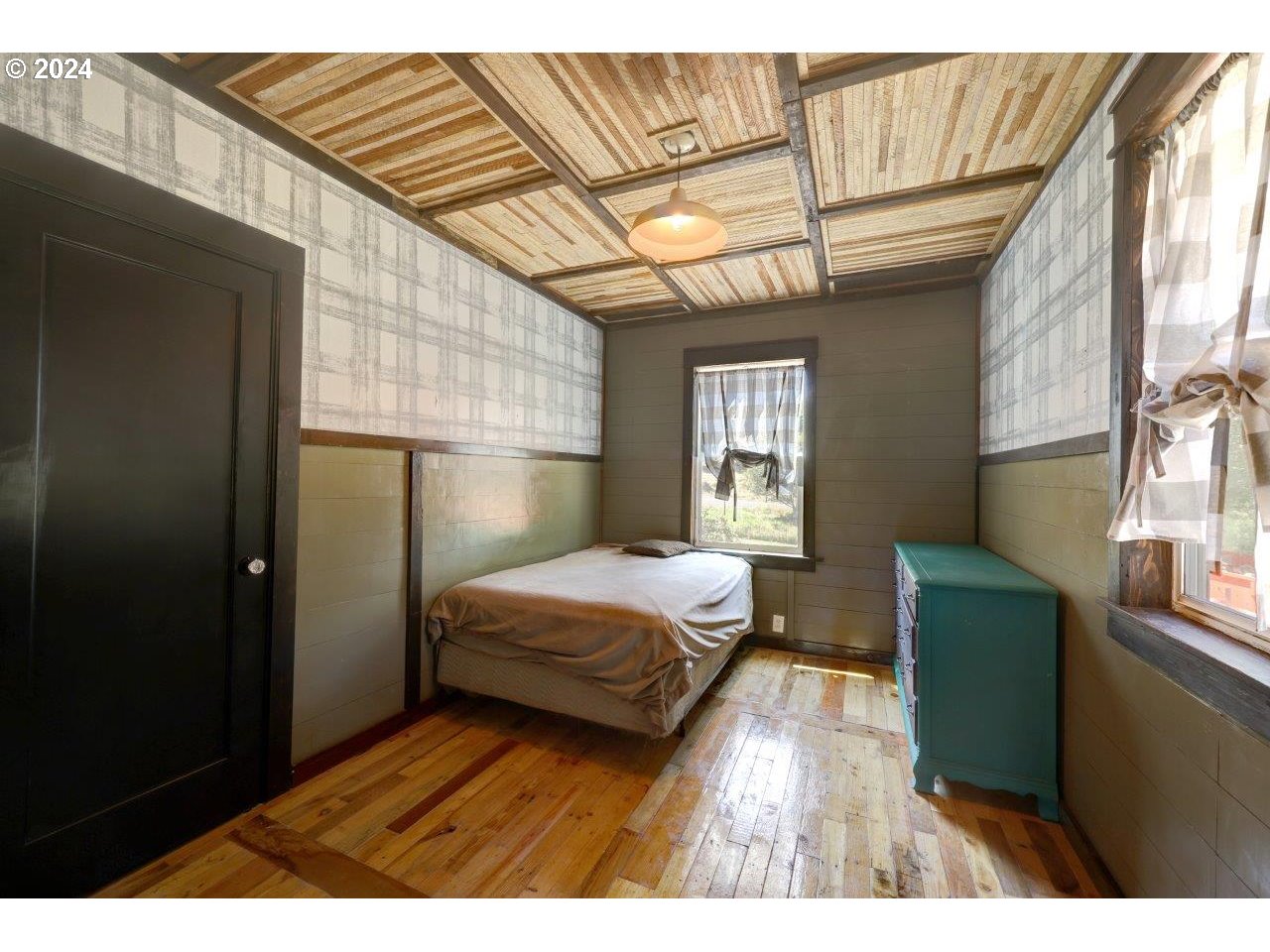 41127 HILLCREST LOOP