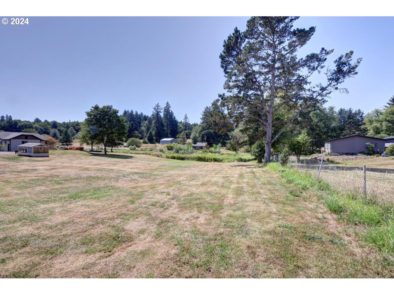 41127 HILLCREST LOOP