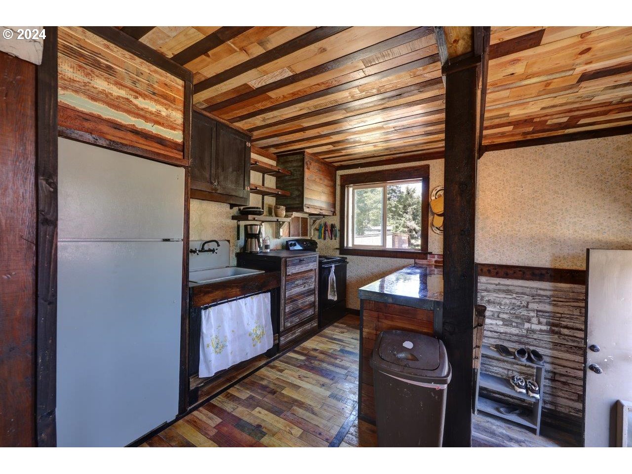 41127 HILLCREST LOOP