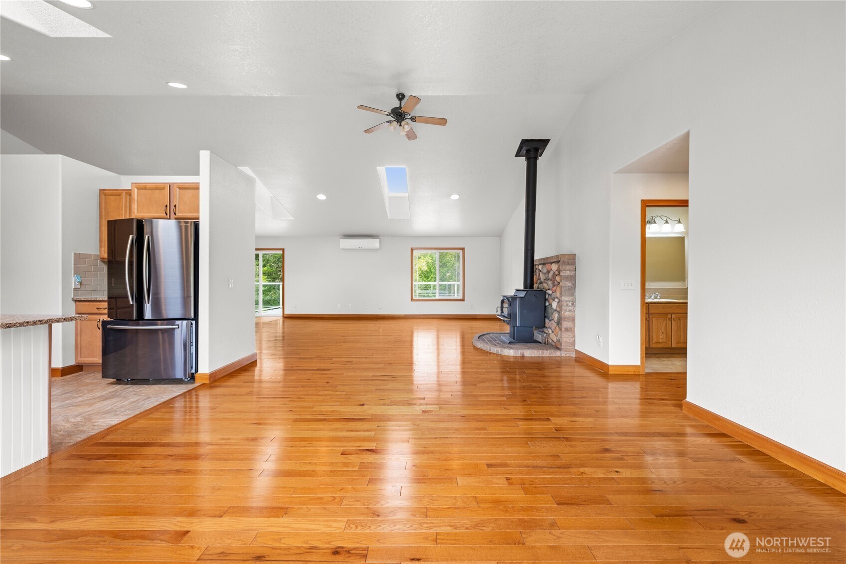 17107 Mill Ln