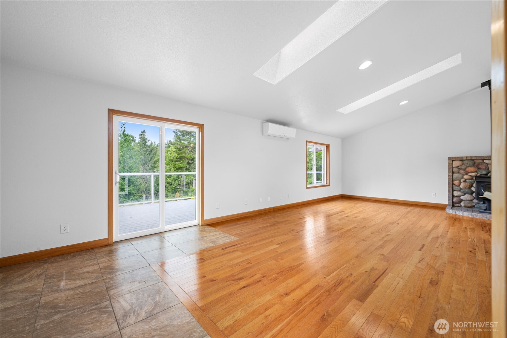 17107 Mill Ln