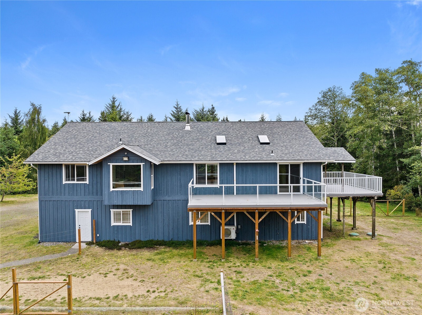 17107 Mill Ln