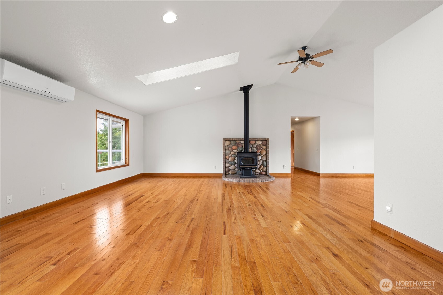17107 Mill Ln
