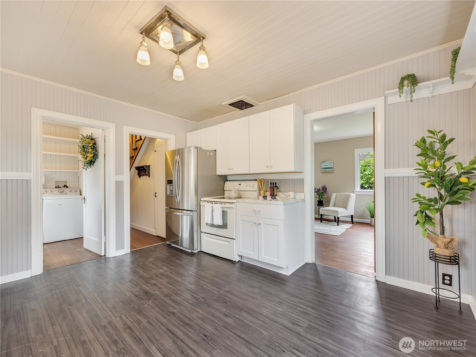 6112 V Place