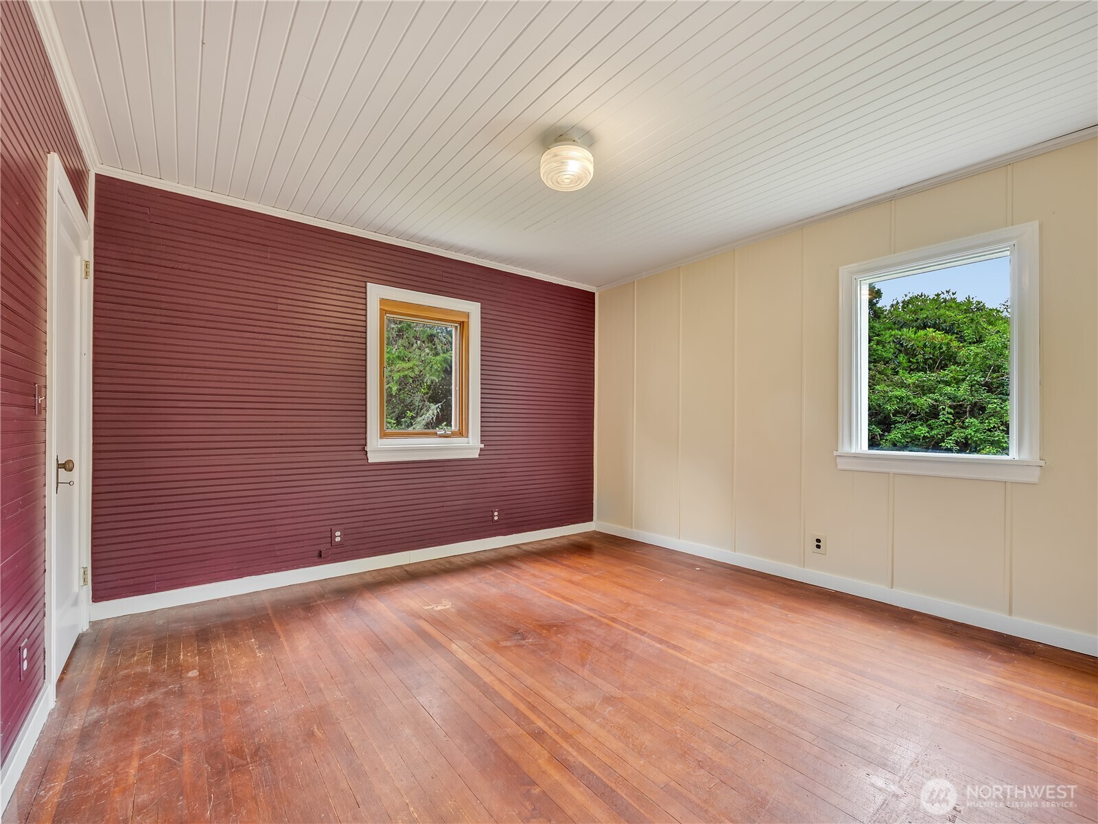 6112 V Place