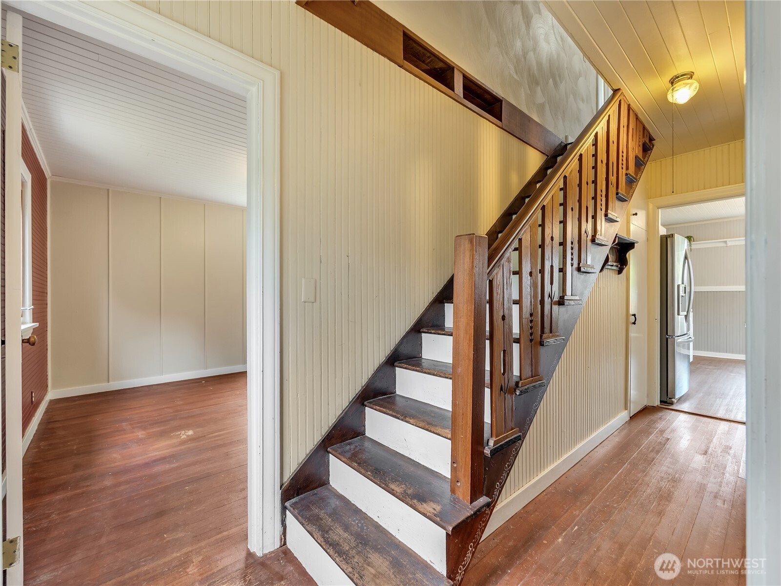 6112 V Place