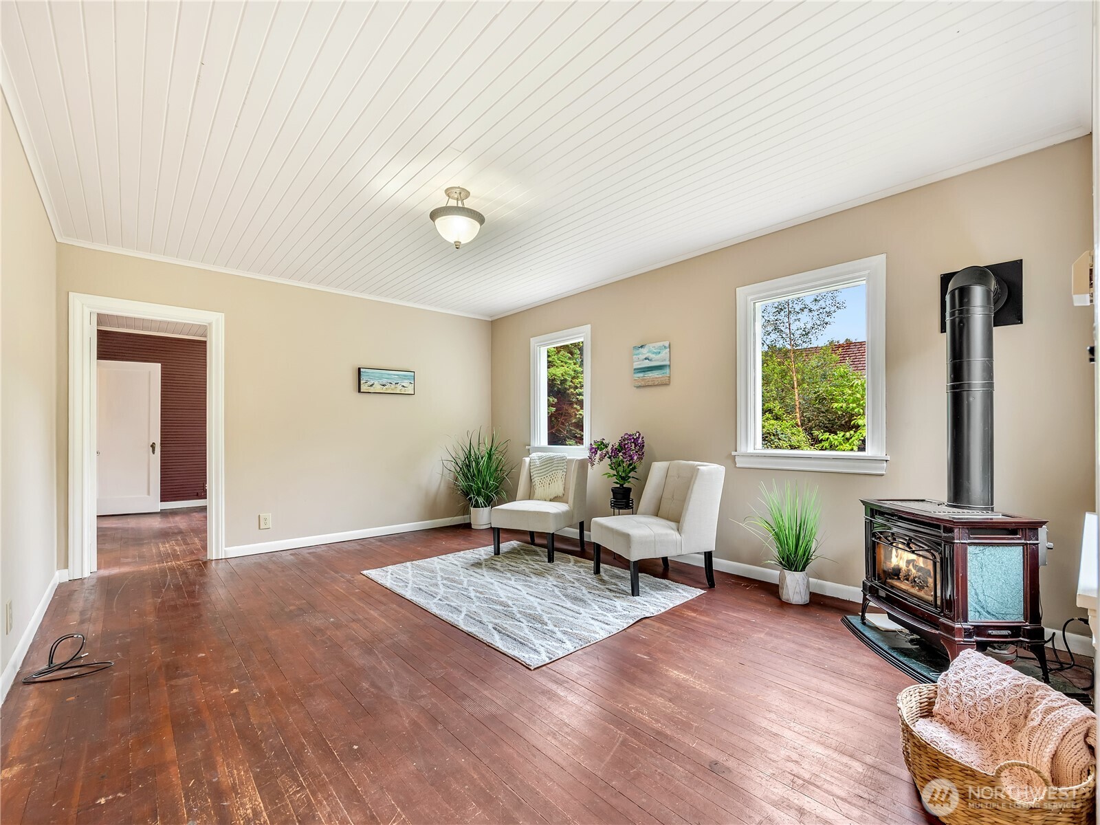 6112 V Place