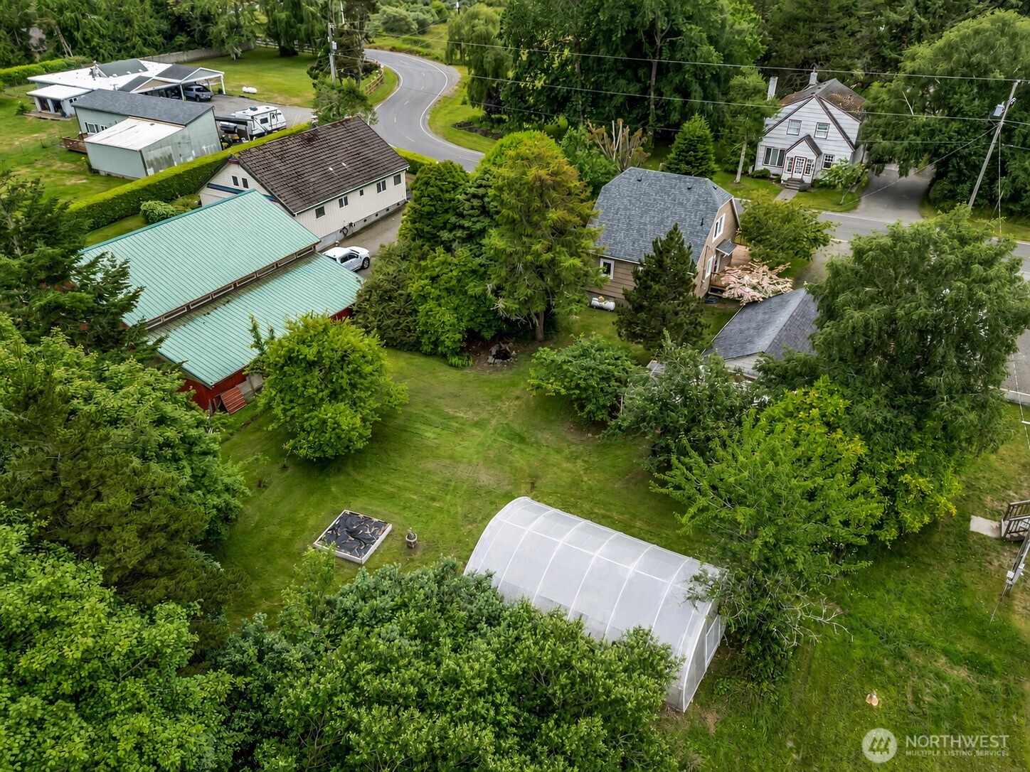 6112 V Place