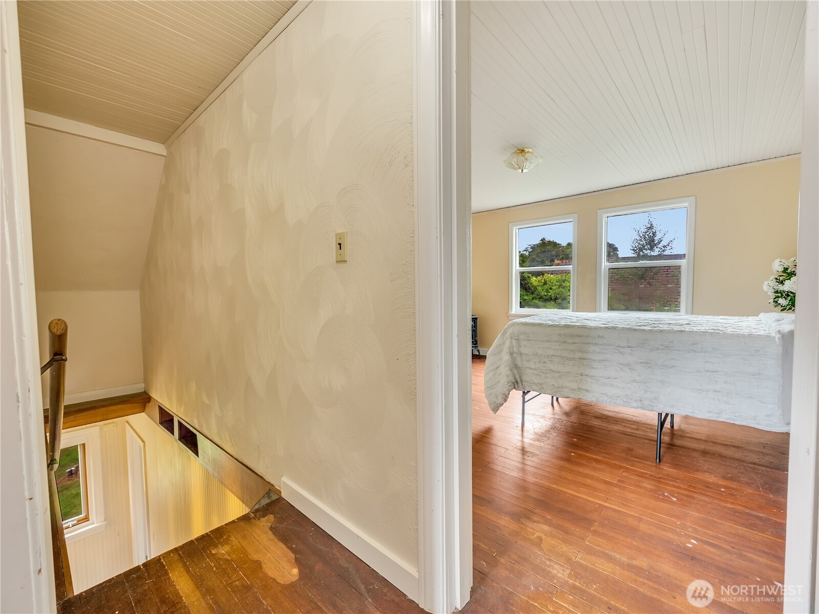 6112 V Place
