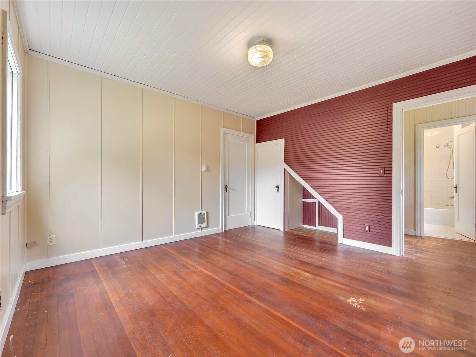6112 V Place