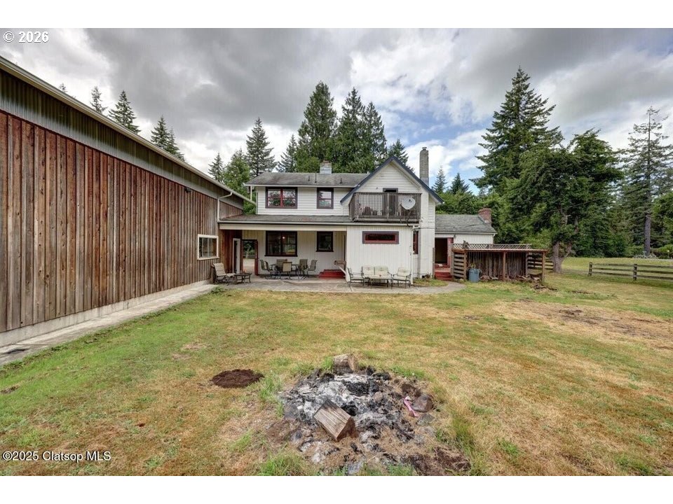 42684 HILLCREST LOOP