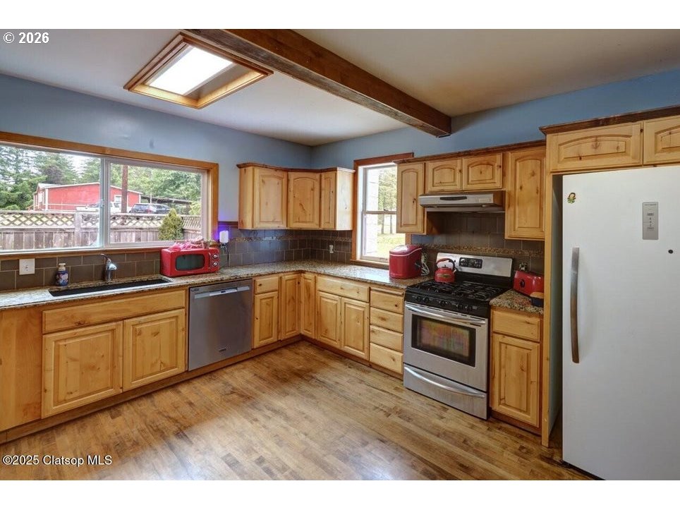 42684 HILLCREST LOOP