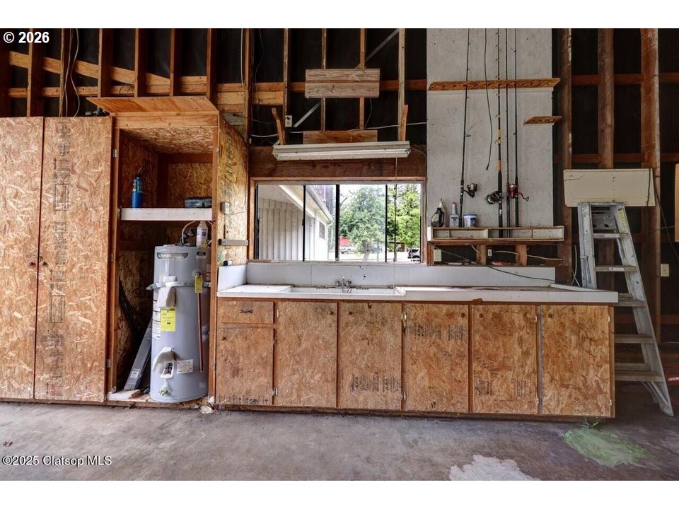 42684 HILLCREST LOOP