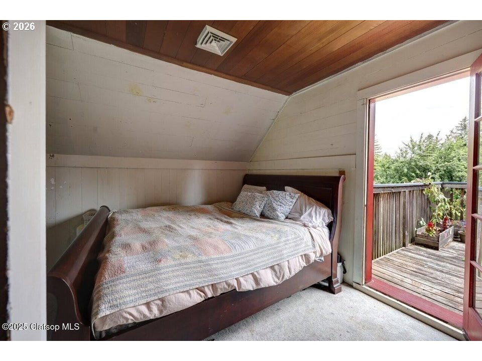 42684 HILLCREST LOOP