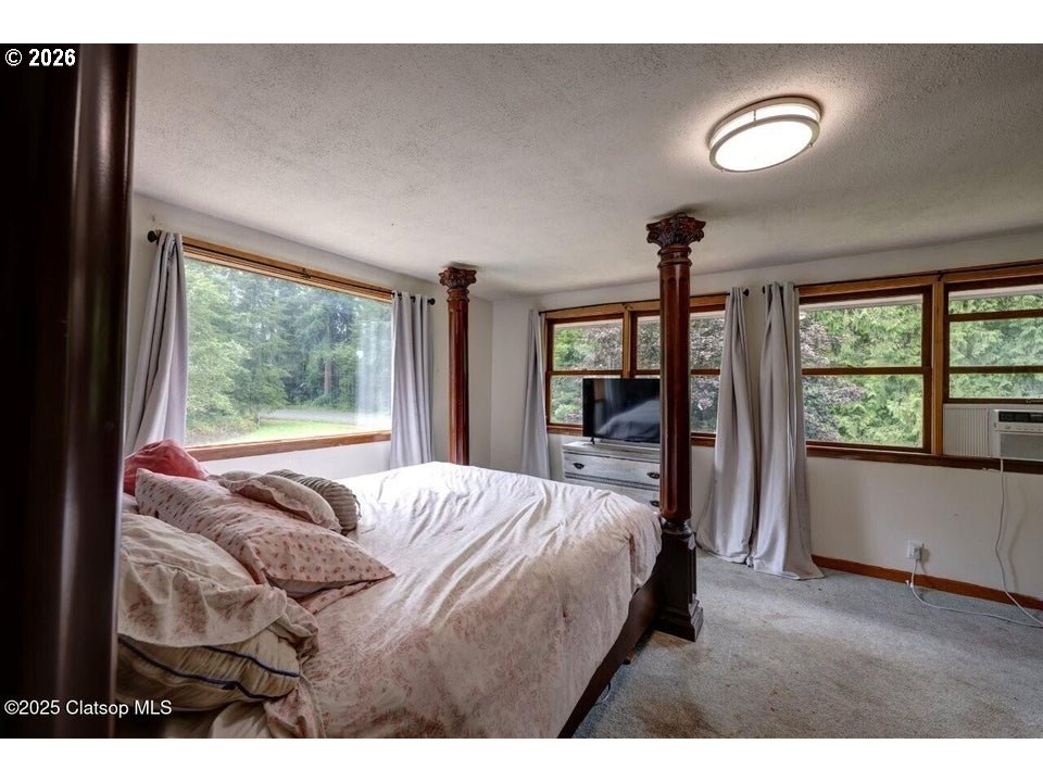 42684 HILLCREST LOOP