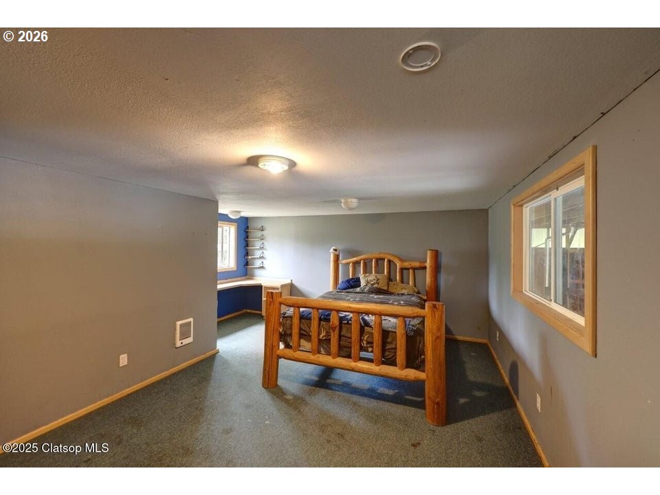 42684 HILLCREST LOOP
