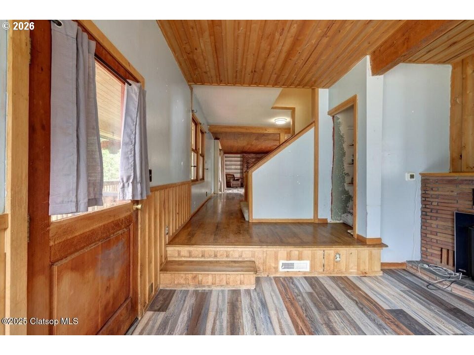 42684 HILLCREST LOOP
