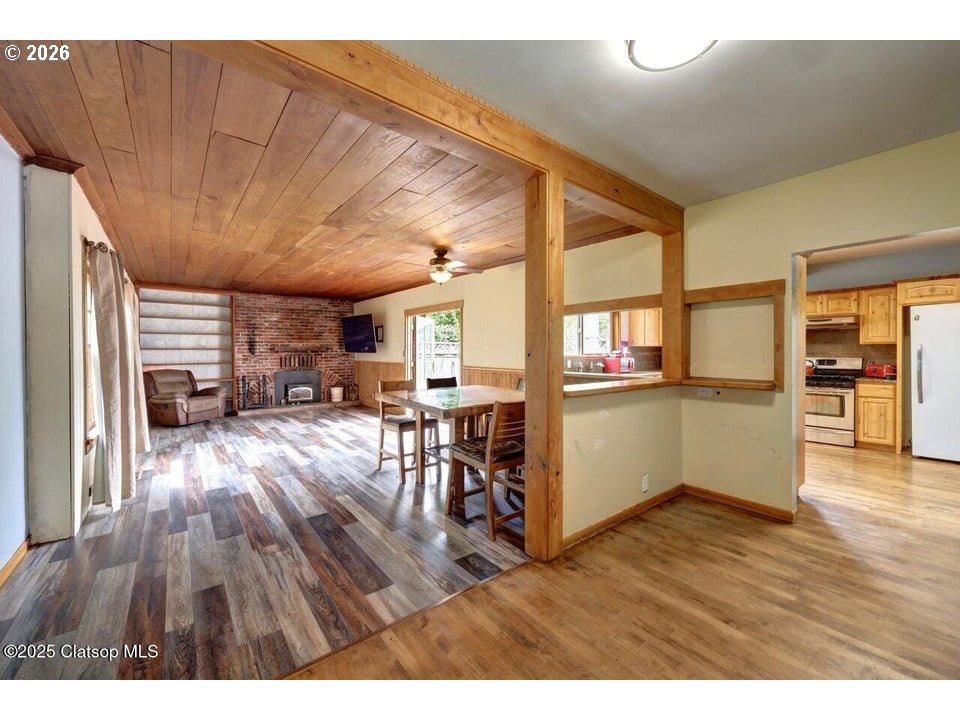 42684 HILLCREST LOOP