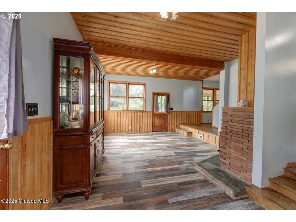 42684 HILLCREST LOOP