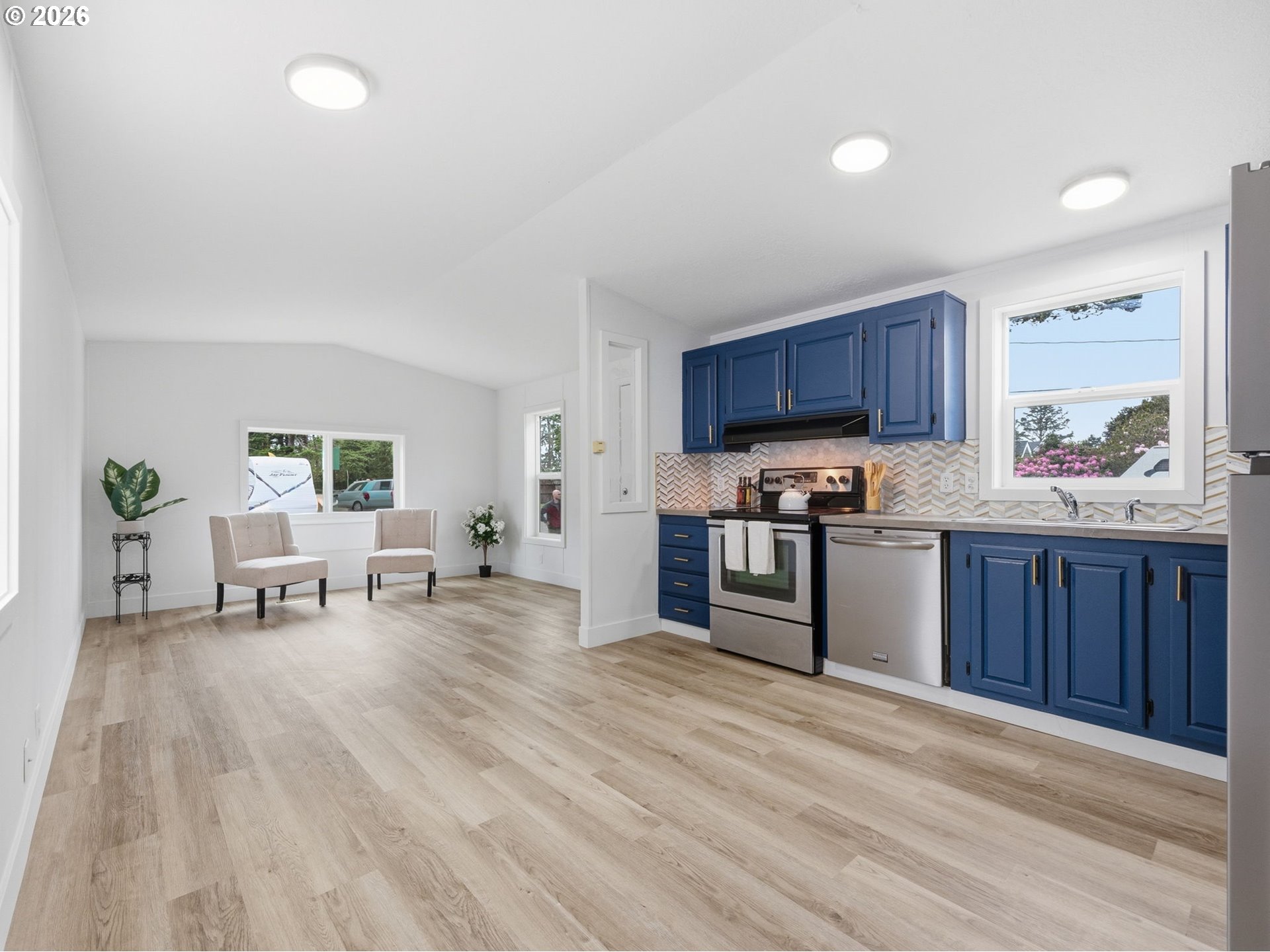 22212 Pacific Way 11