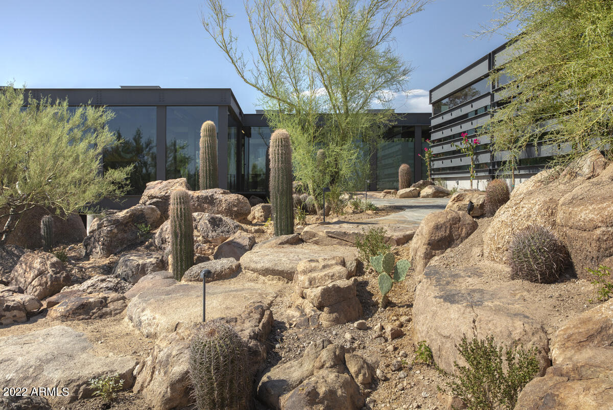 7686 E STAGECOACH PASS Road
