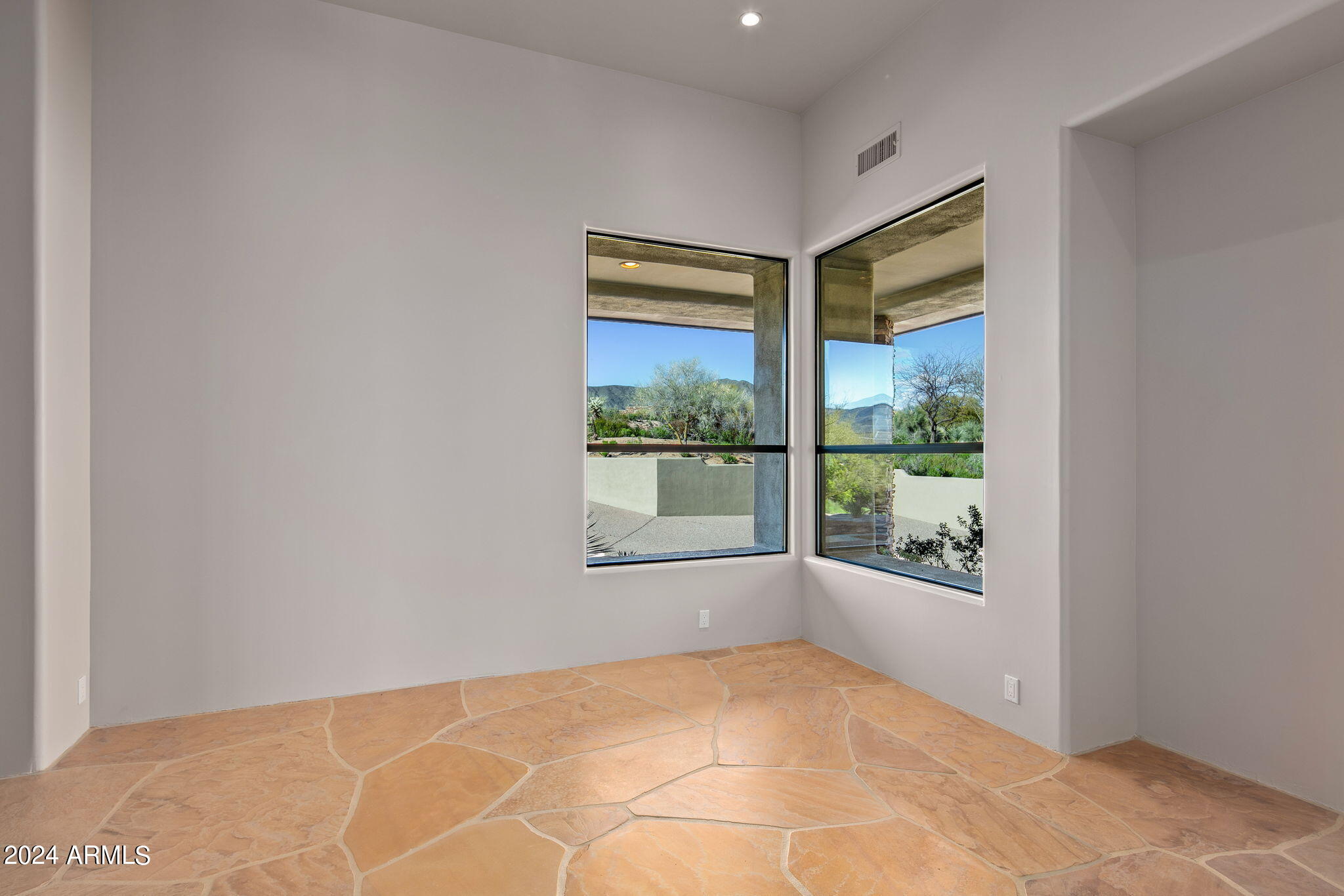 9917 E FILAREE Lane
