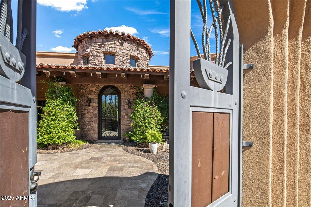 9533 E RISING SUN Drive