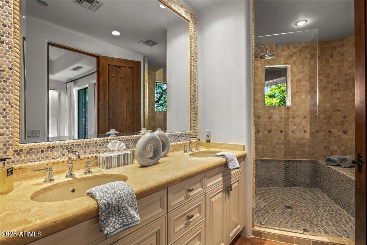 10460 E PALO BREA Drive