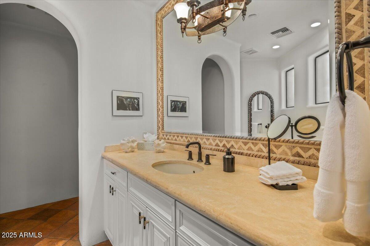 10460 E PALO BREA Drive