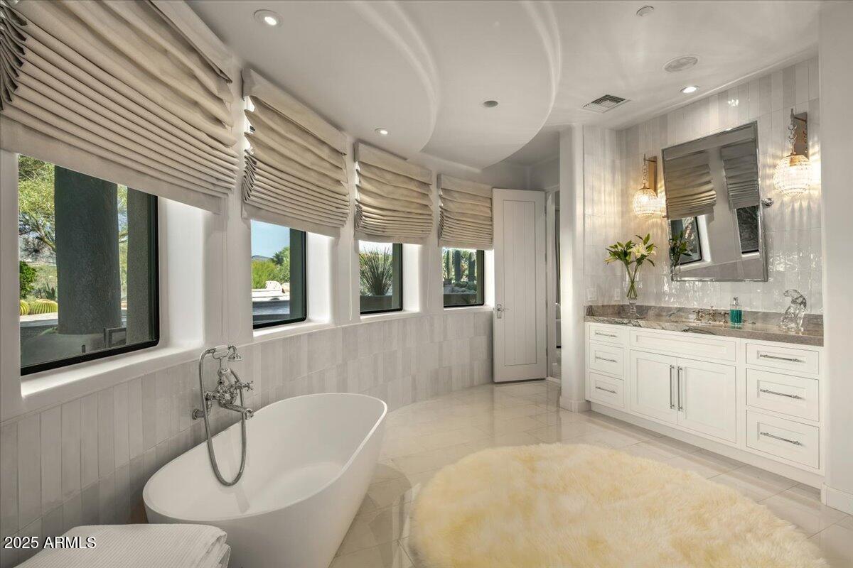 10460 E PALO BREA Drive