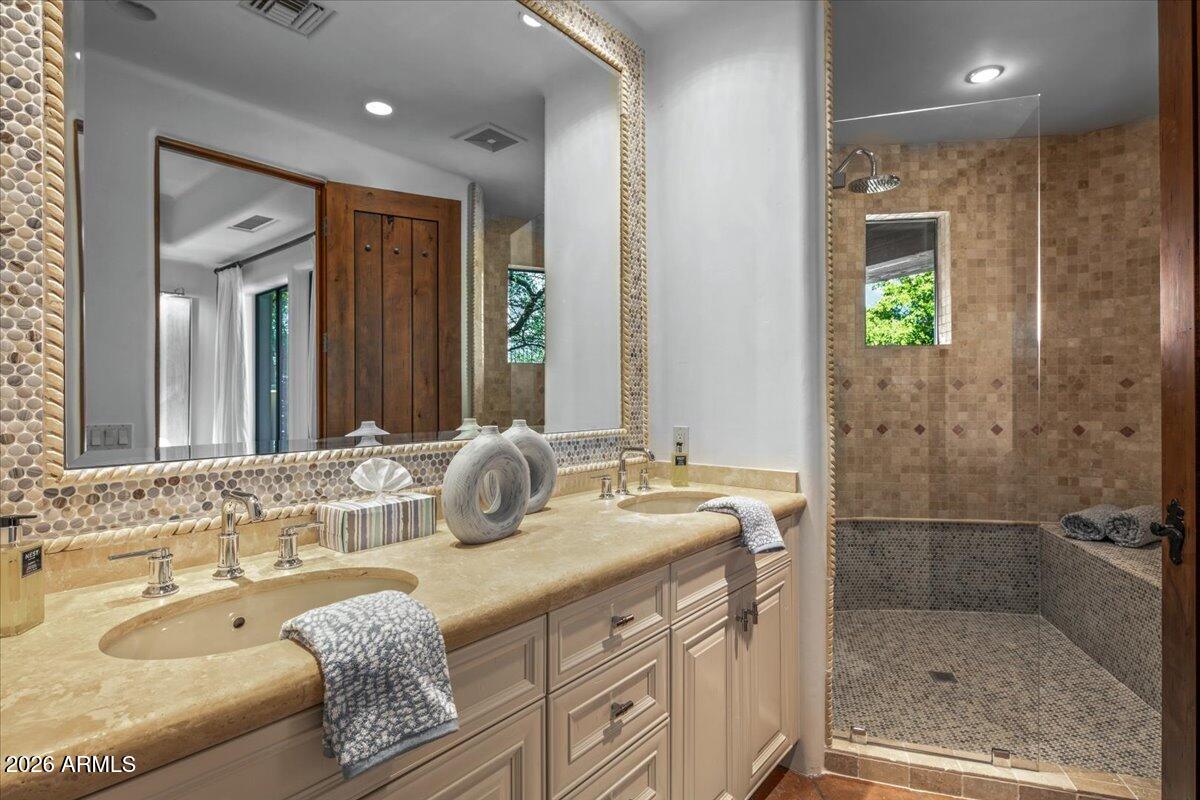 10460 E PALO BREA Drive