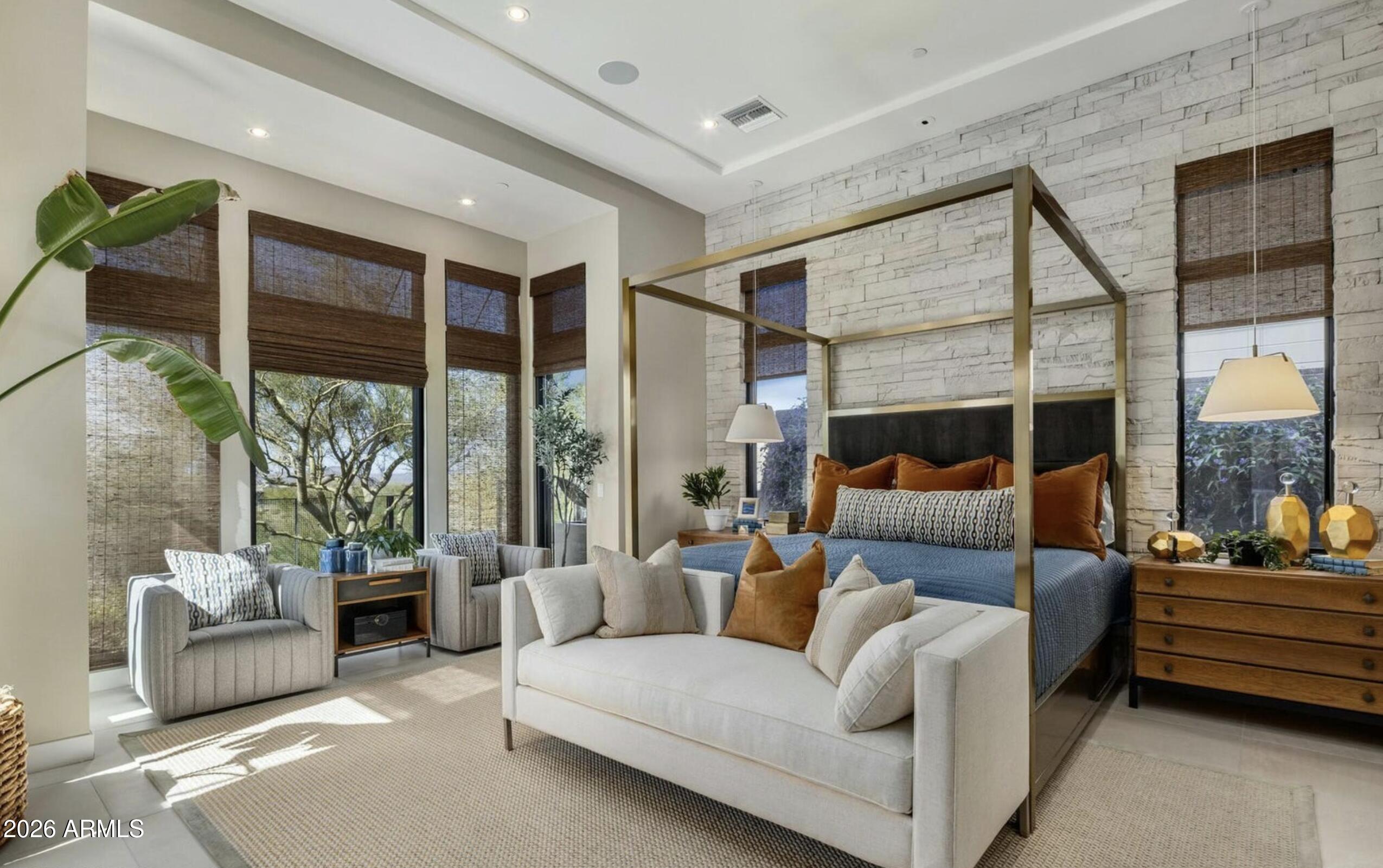 37200 N CAVE CREEK Road 1072