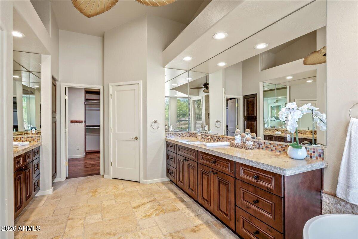 25255 N RANCH GATE Road