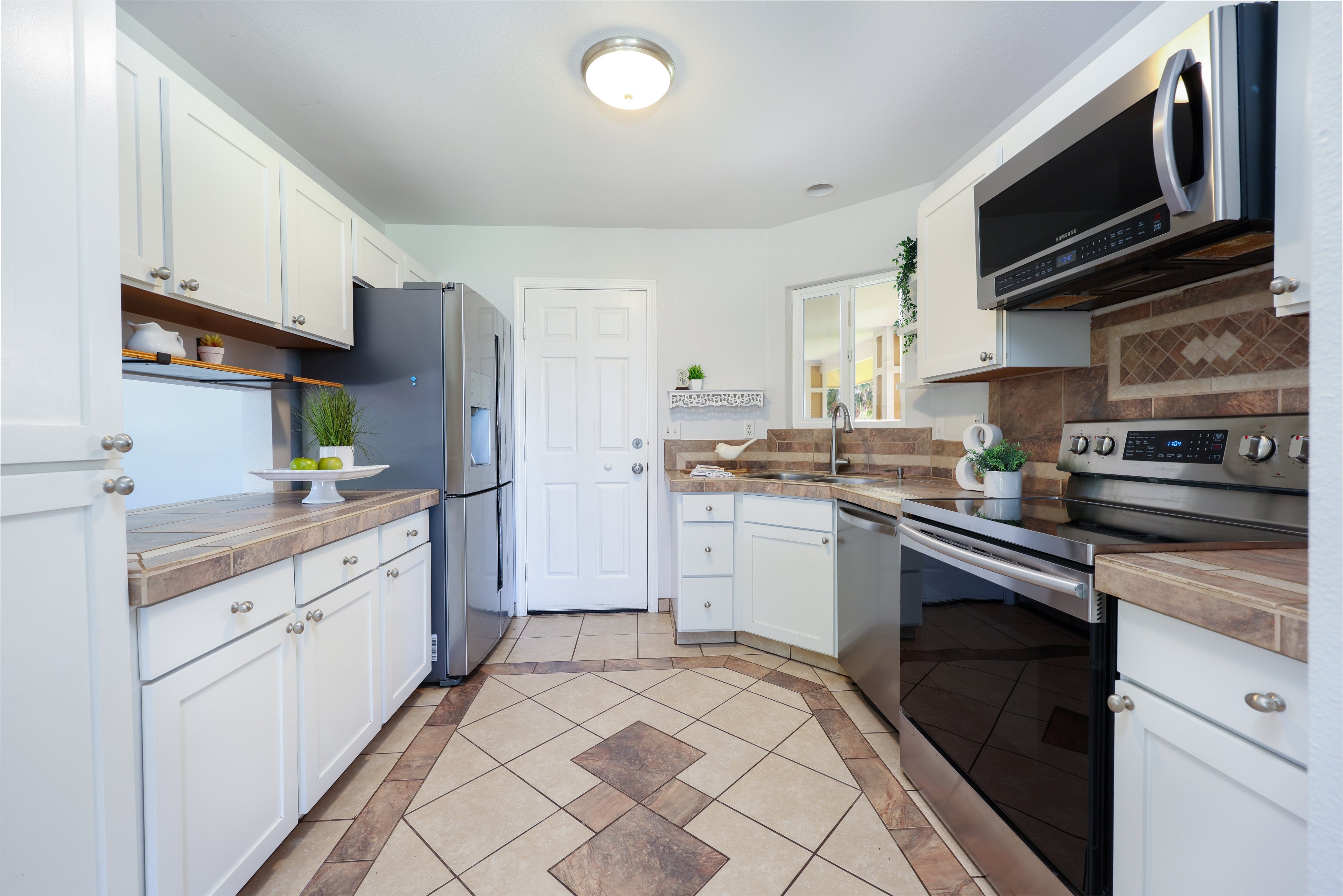 68-1696 NANALA CT