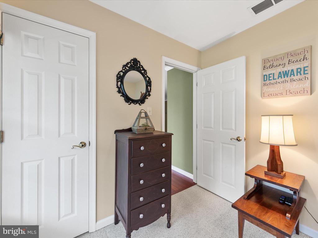 3 Alderleaf Dr